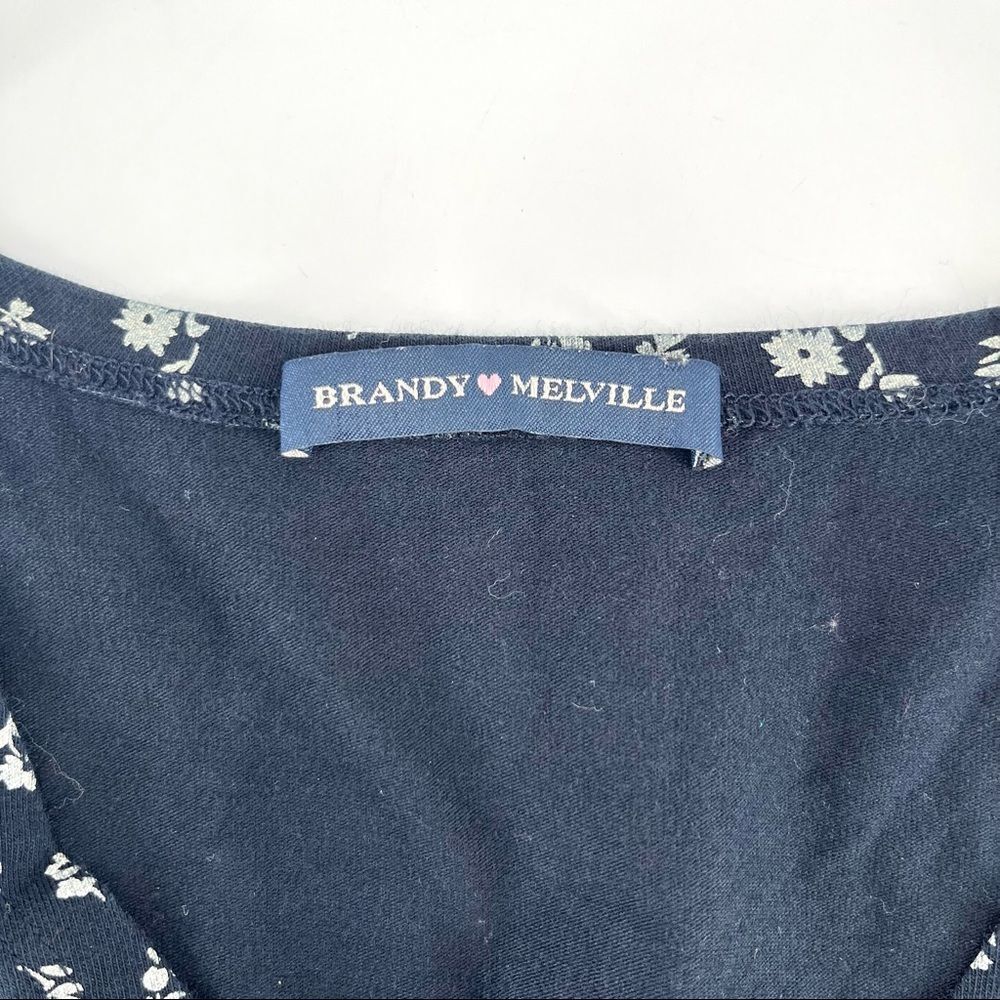 Brandy Melville Floral Amara‎ Crop Top OS Black Small medium - Picture 6 of 7